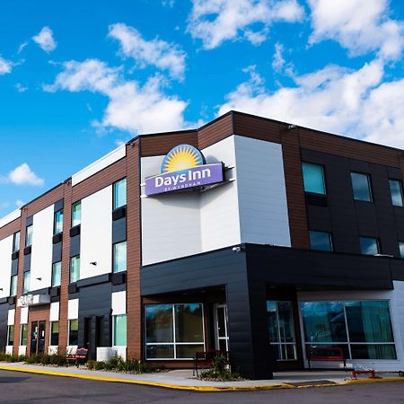 Days Inn By Wyndham Berthierville Екстериор снимка